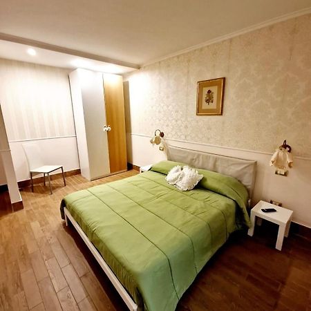 Fuga A Napoli Apartment Esterno foto