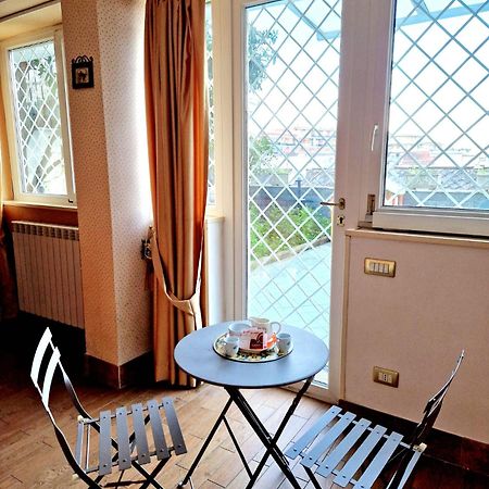 Fuga A Napoli Apartment Esterno foto