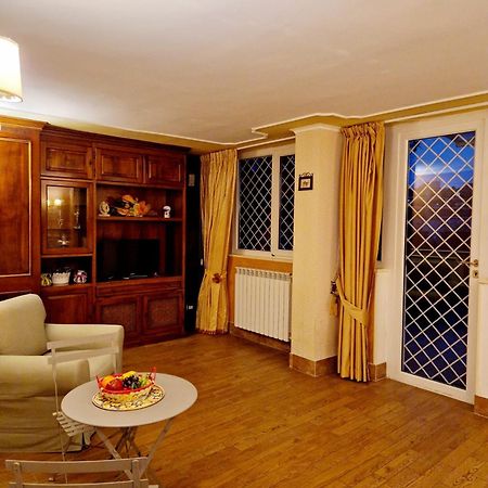 Fuga A Napoli Apartment Esterno foto