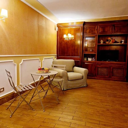 Fuga A Napoli Apartment Esterno foto