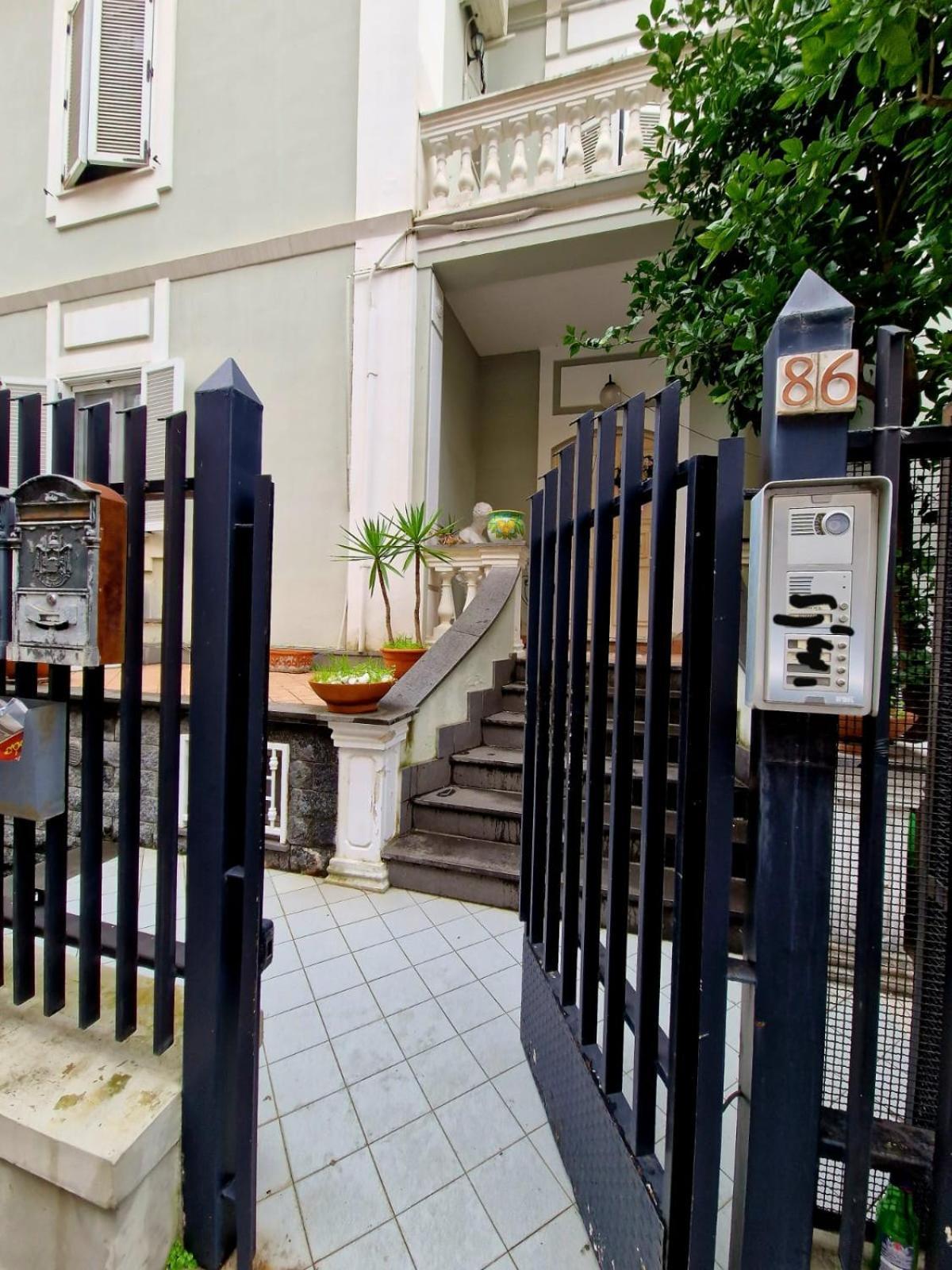 Fuga A Napoli Apartment Esterno foto