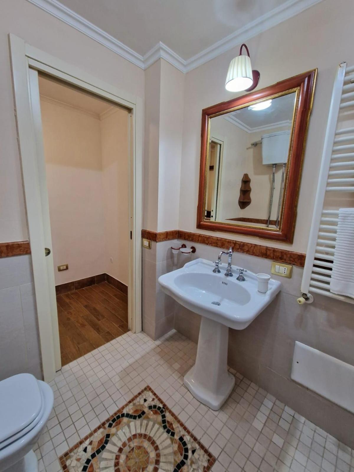 Fuga A Napoli Apartment Esterno foto